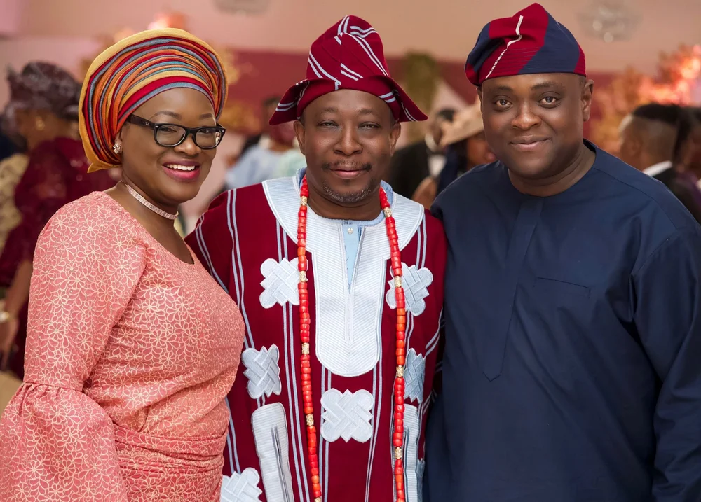 Yoruba wedding photography UK - Aso Ebi fabric and traditional wedding accessories